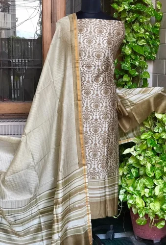 মাহেশ্বরী সিল্ক থ্রি-পিস ড্রেস – প্রিমিয়াম এলিগেন্ট এথনিক কালেকশন