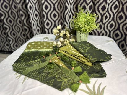 বেক্সিকটনের বাটিকের থ্রি পিস